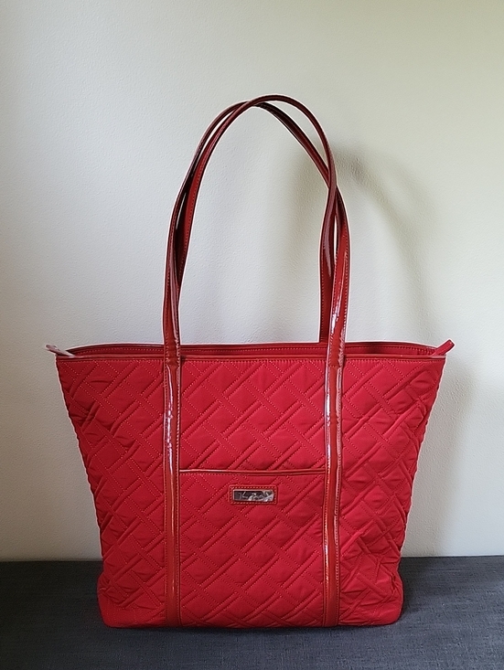 Vera Bradley Handbags - Vera Bradley Trimmed Vera Tote – Tango Red – NWT